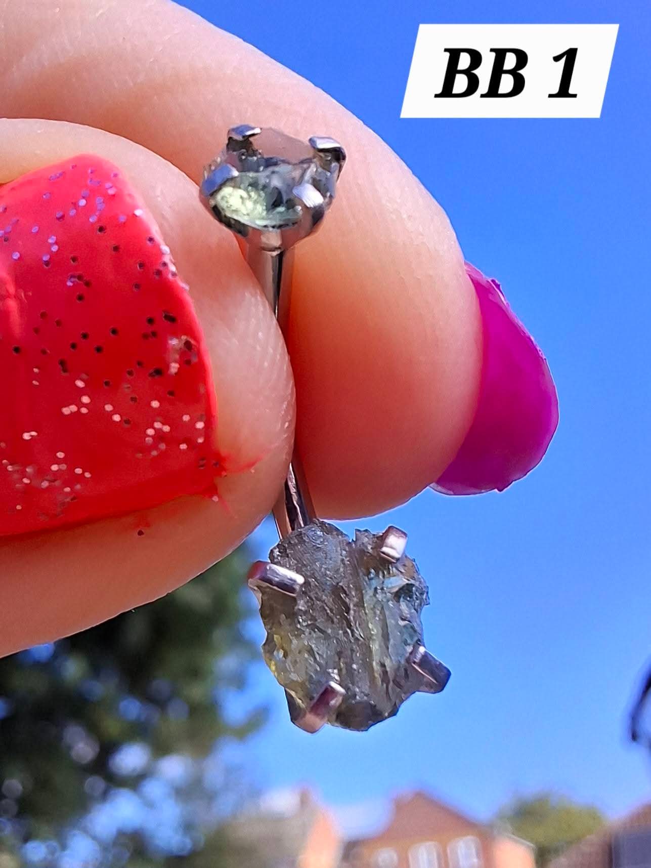 Moldavite (raw) BELLY BAR, 14G, Surgical Steel, Tektite (Ref: BB1)