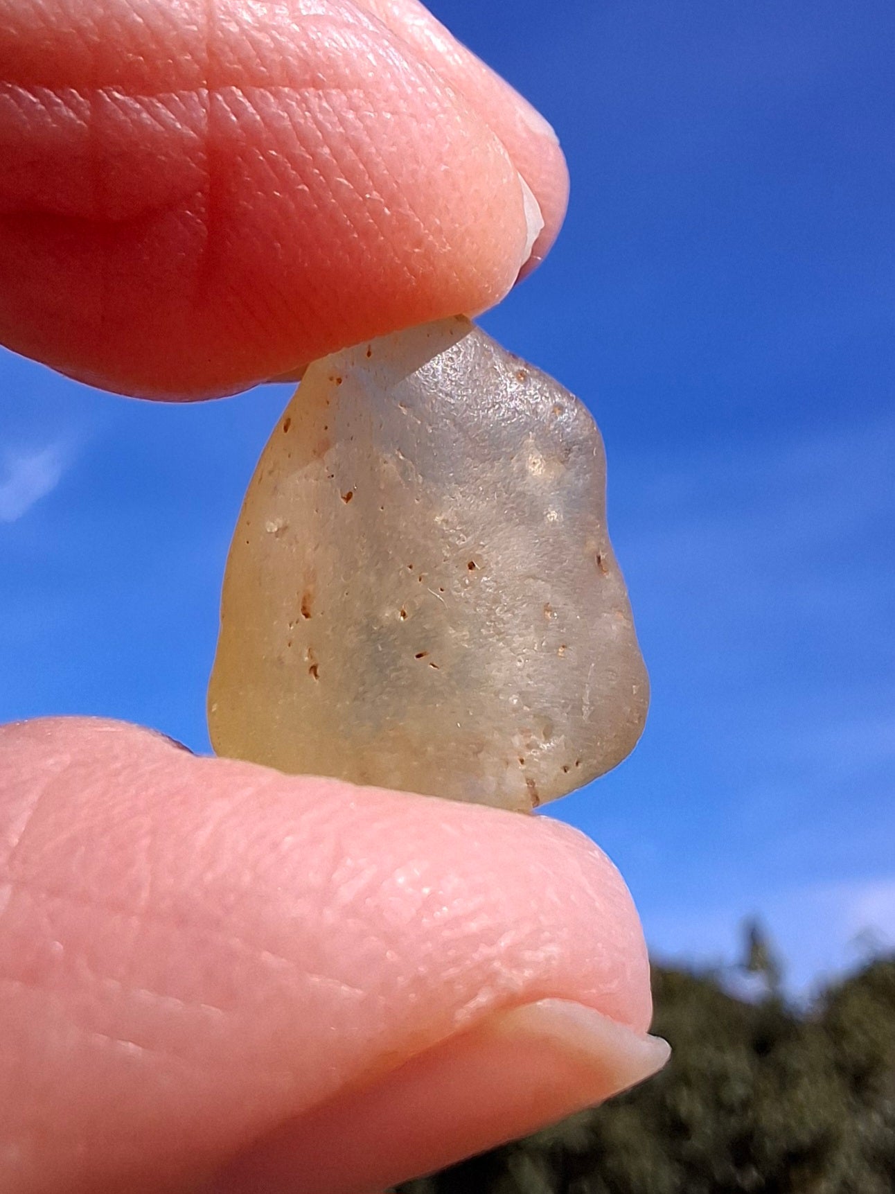 Libyan Desert Glass small Piece, 2.11g, Tektite (Ref: L1345)
