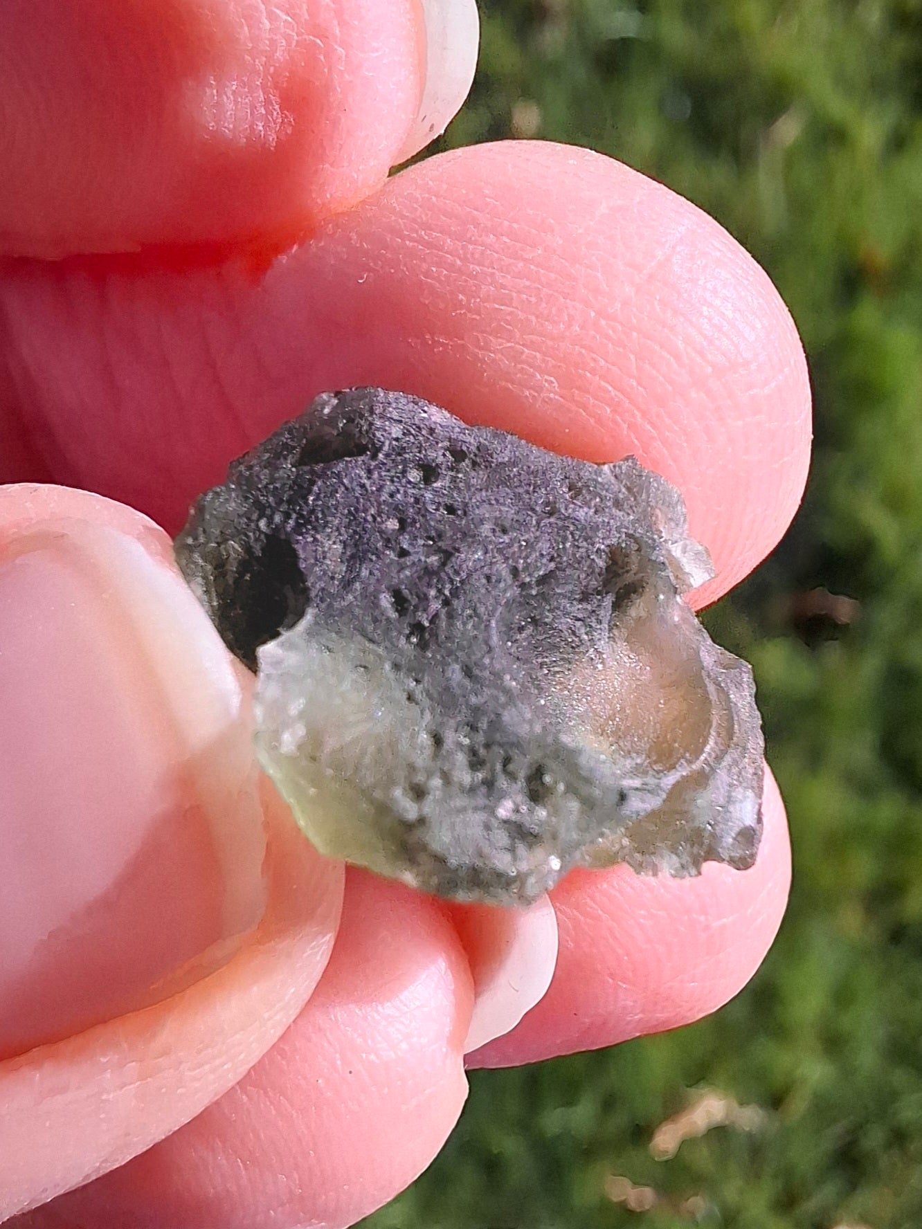 Moldavite Piece, 1.90g, Tektite (Ref: 1340)