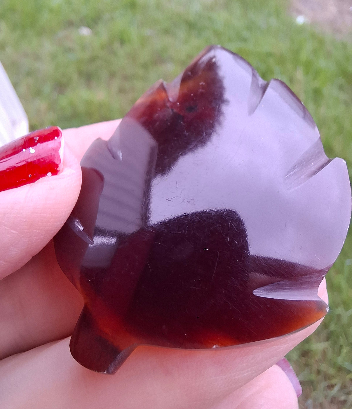 Red Amber Leaf Carving, 7.69g, Fossil (Ref: Leaf10)