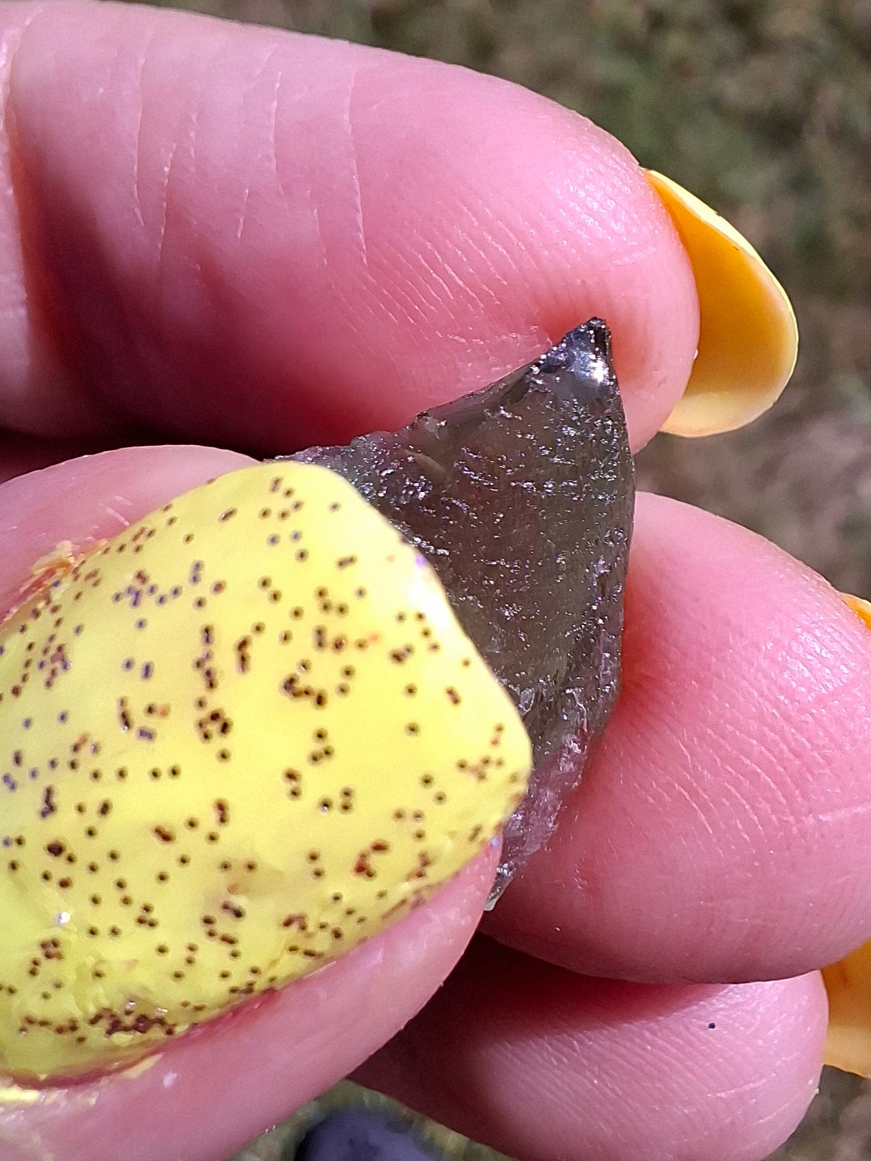Moldavite Piece, 0.87g, Tektite (Ref: 1477)