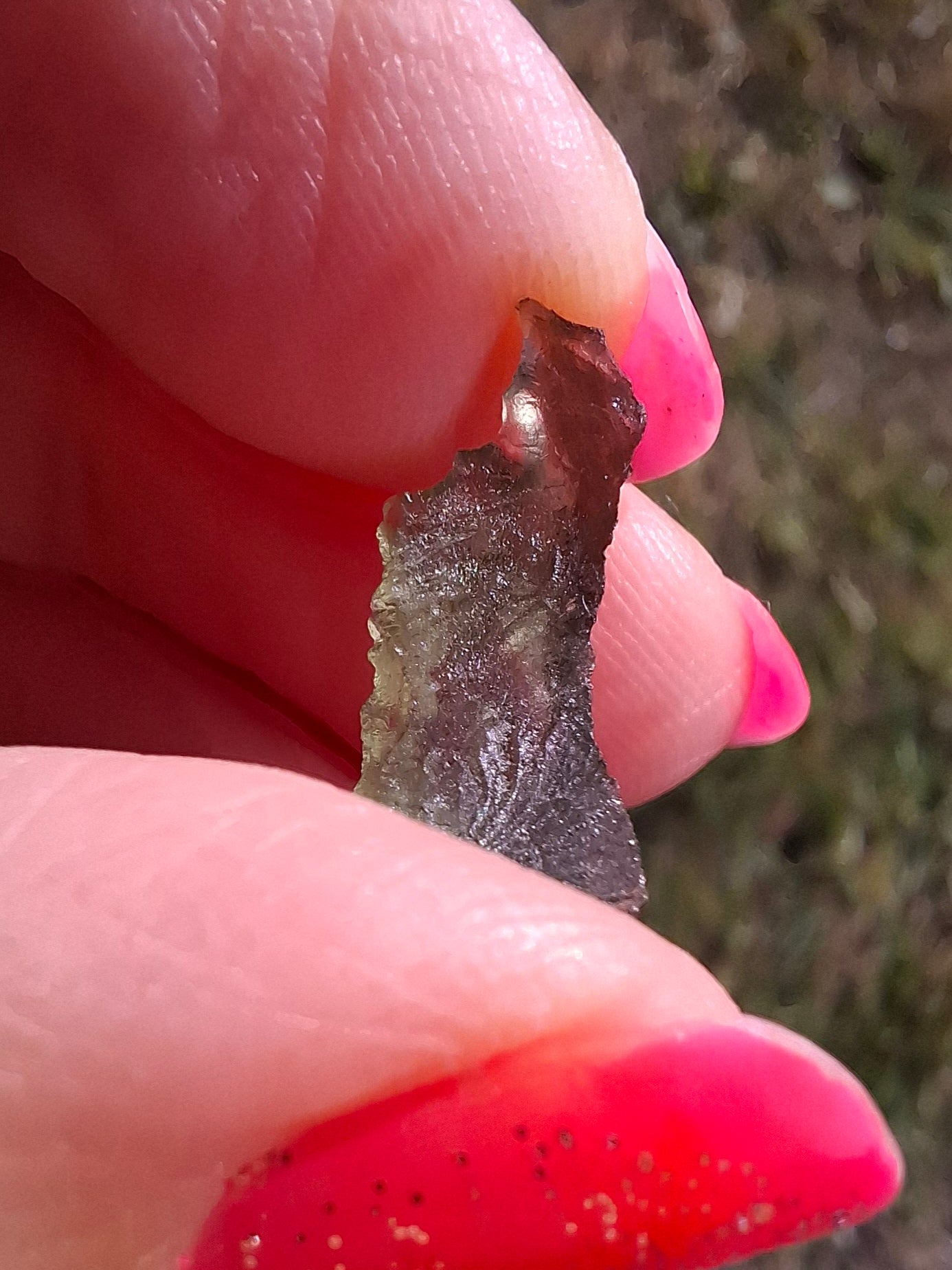Moldavite Piece, 0.69g, Tektite (Ref: 1486)