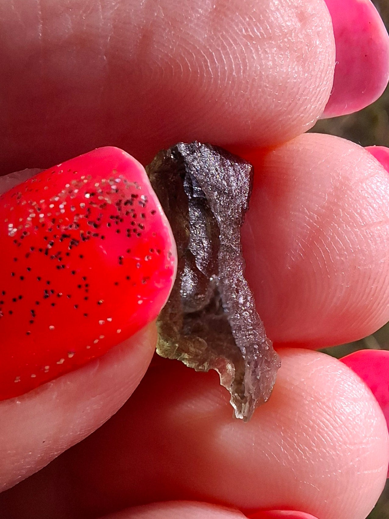 Moldavite Piece, 0.69g, Tektite (Ref: 1486)
