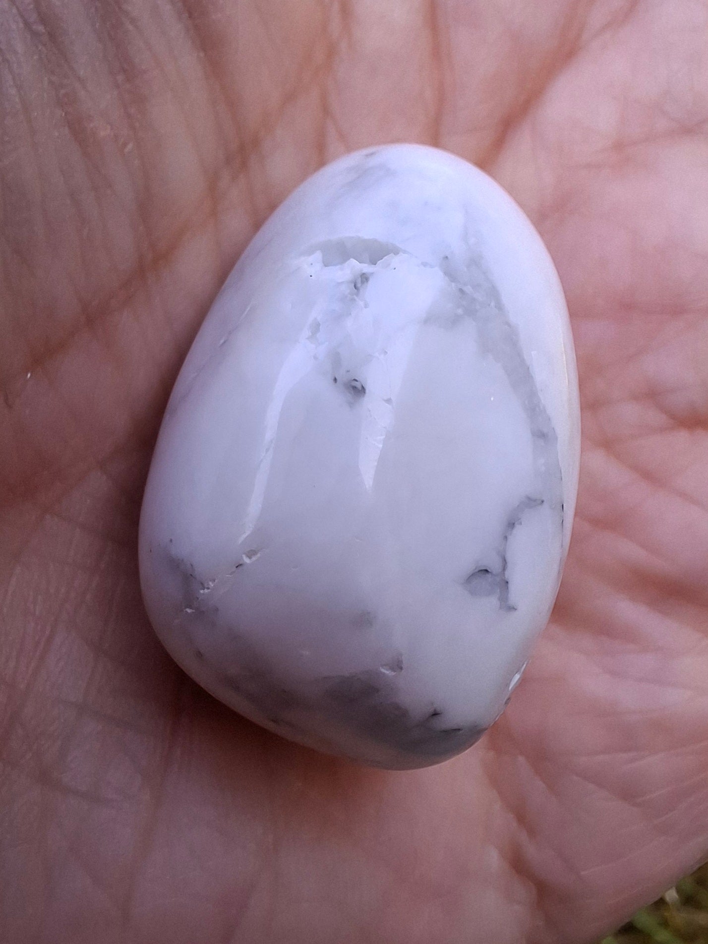Howlite, Tumble Stone, Crystal (Ref: T41)