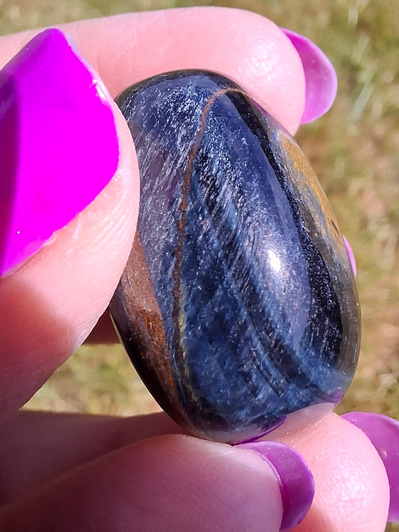 Blue Tigers Eye, Tumble Stone, Crystal (Ref: T21)