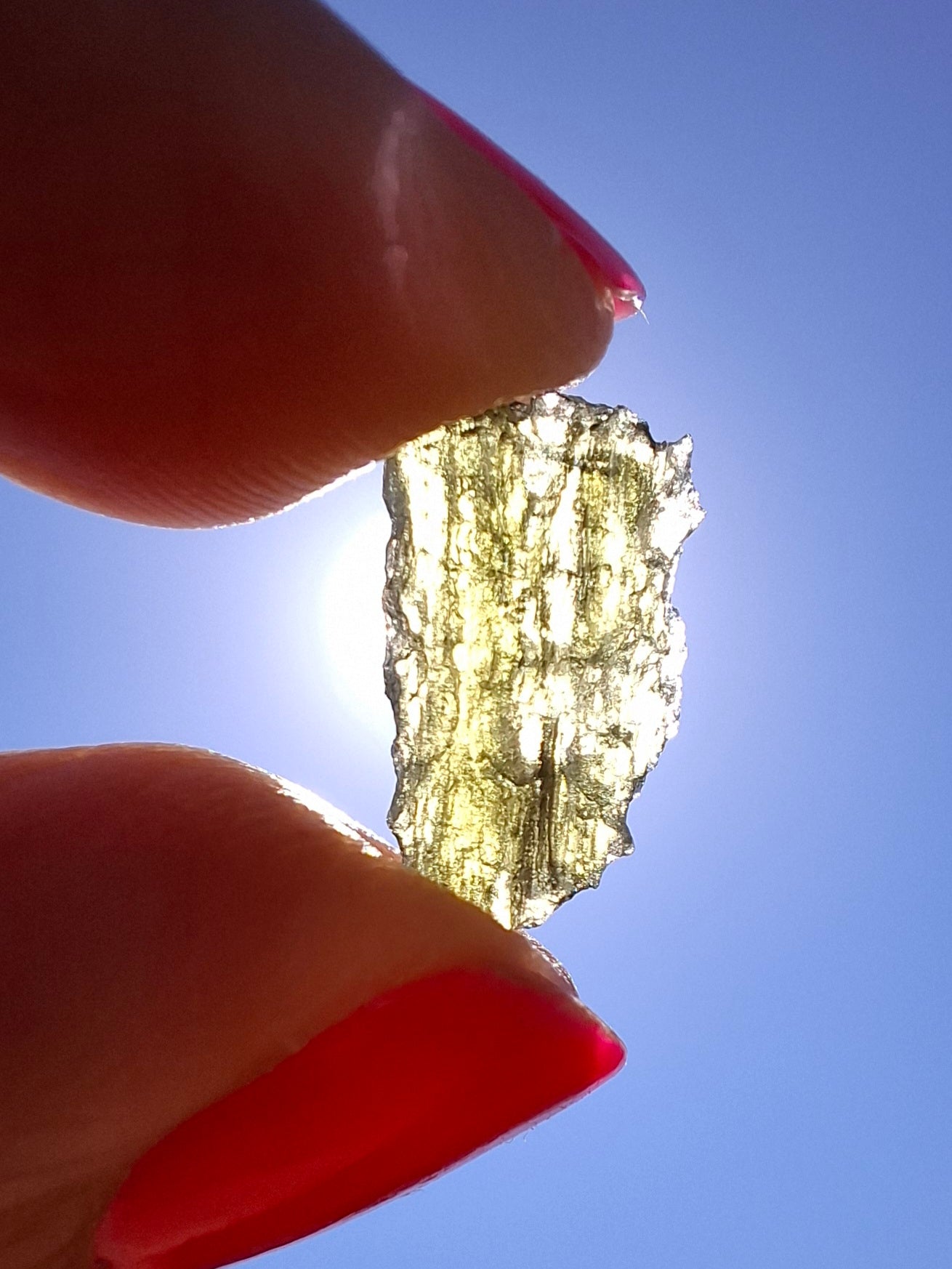 Moldavite Piece, 0.65g, Tektite (Ref: 1410)