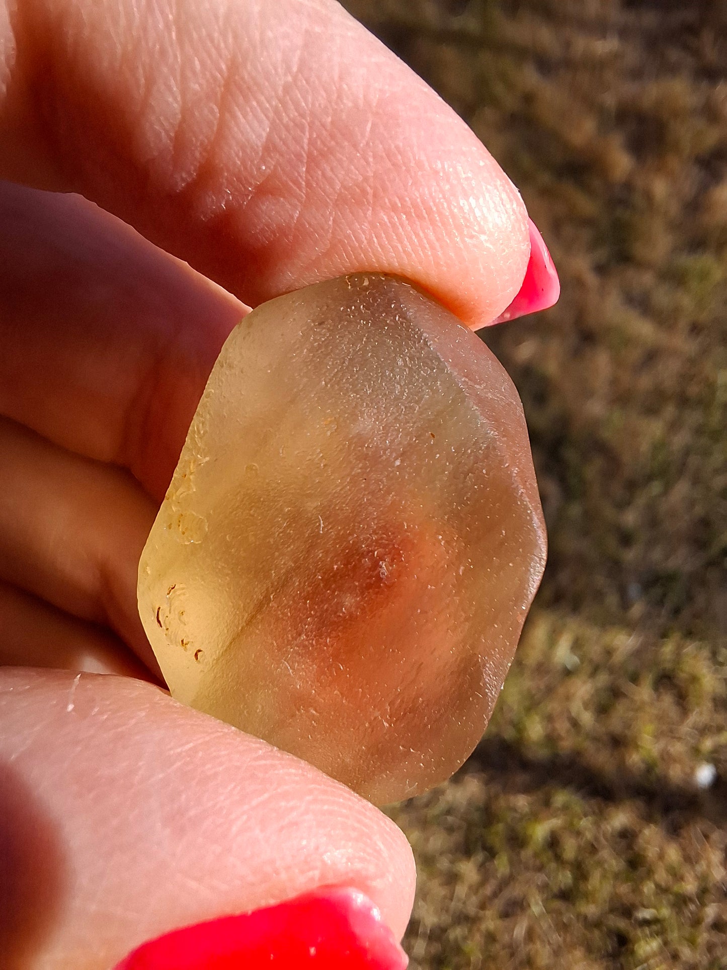 Libyan Desert Glass (darker) Piece, 9.54g, Tektite (Ref: L1371)