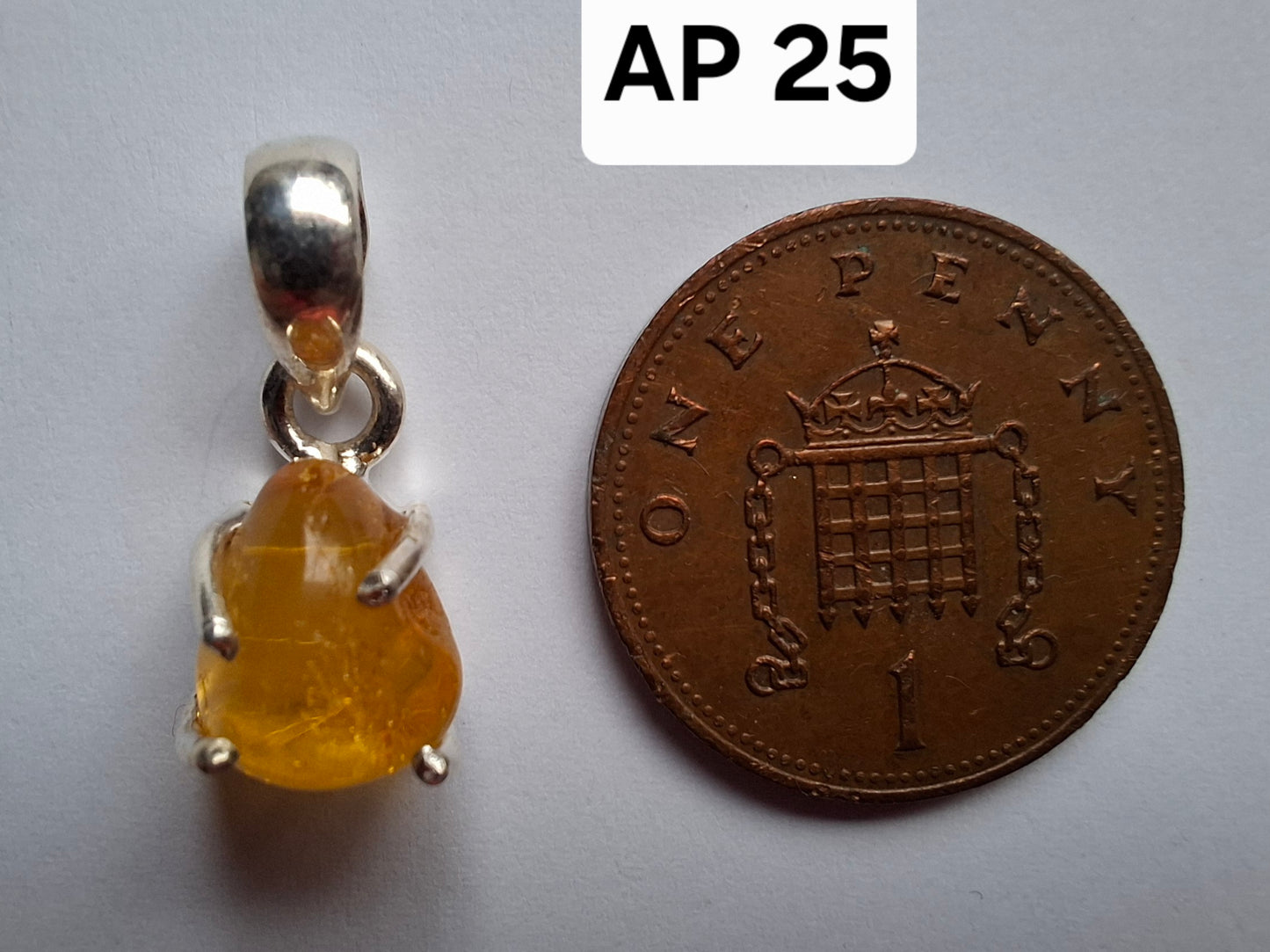 Baltic Amber Pendant, 925 Silver, Fossil (Ref: AP25)