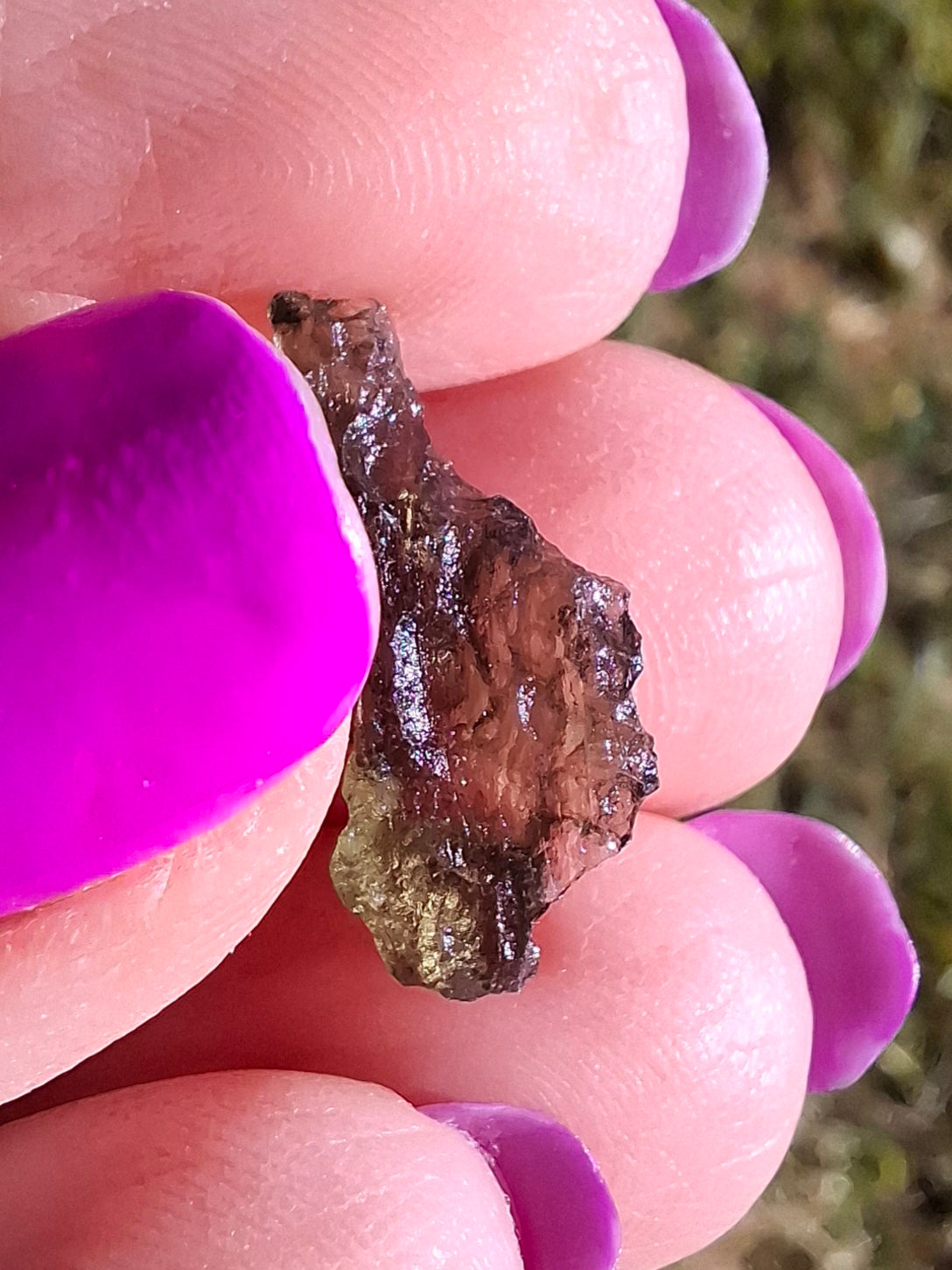 Moldavite Piece, 0.61g, Tektite (Ref: 1457)