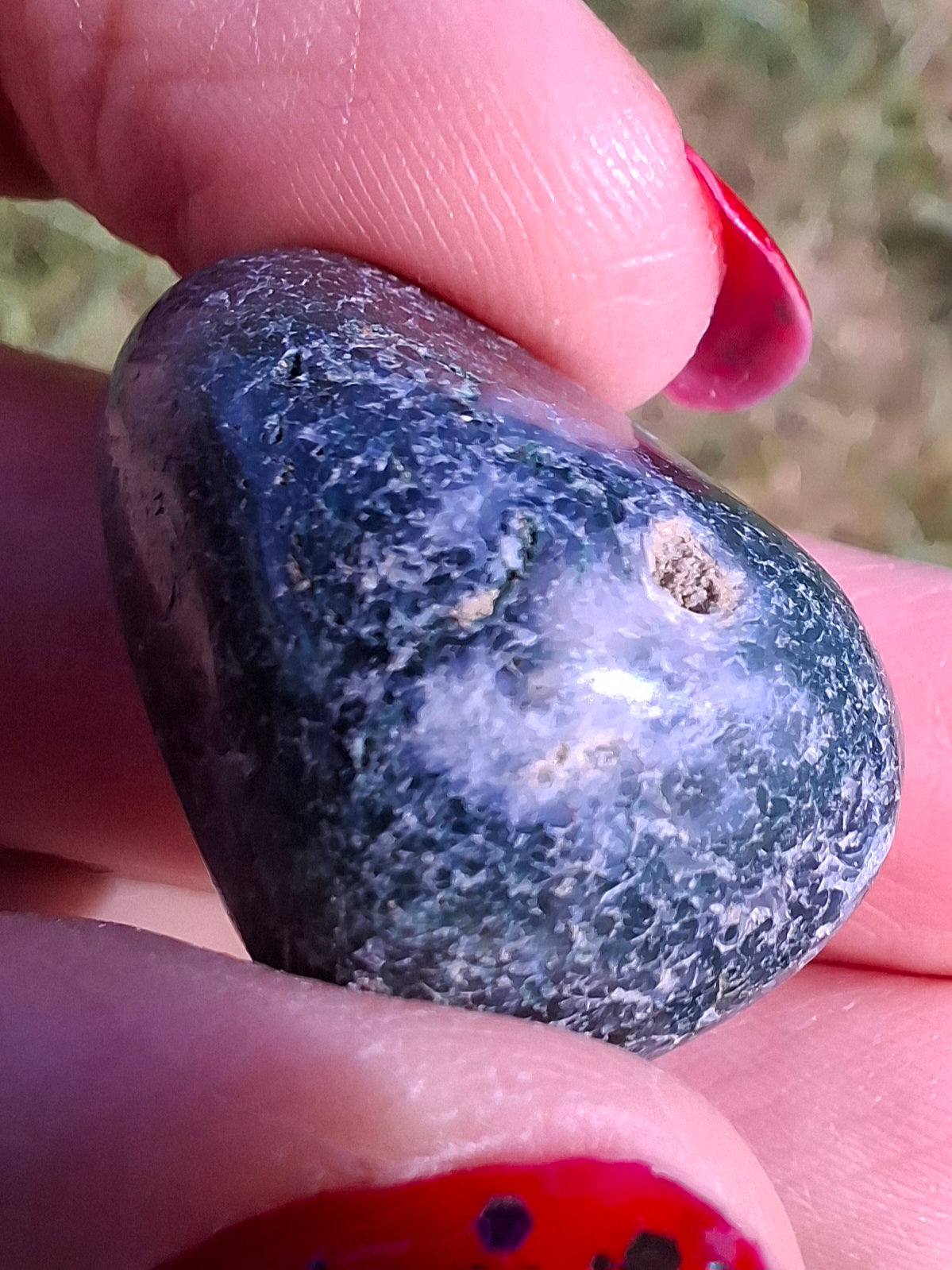 Green Moss Agate, Tumble Stone, Crystal (Ref: T171)