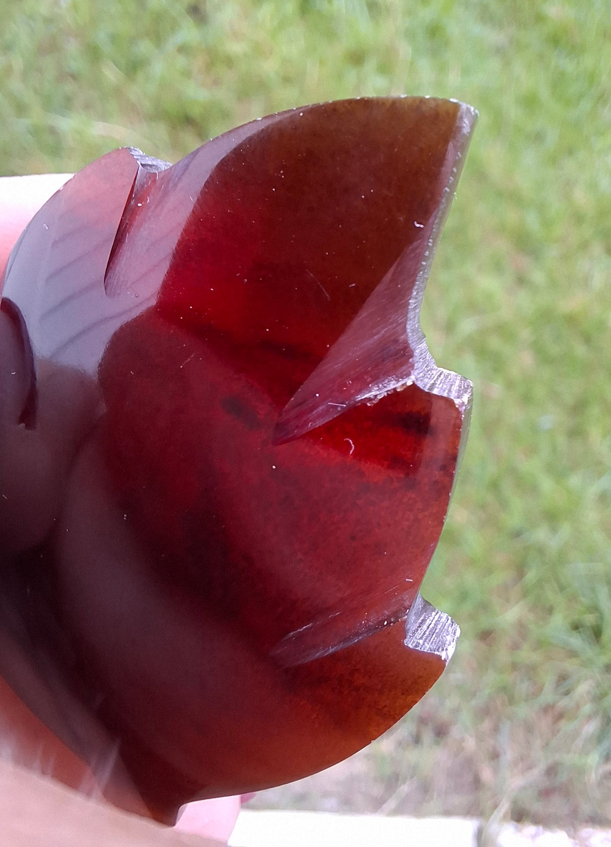 Red Amber Leaf Carving, 7.69g, Fossil (Ref: Leaf5)