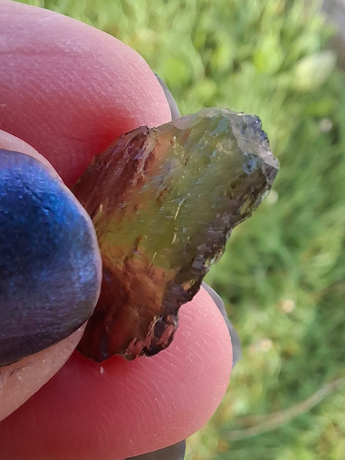 Moldavite Piece, 0.74g, Tektite (Ref: 1378)