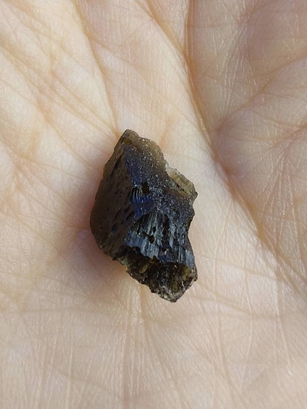 Moldavite Piece, 1.15g, Tektite (Ref: 908)