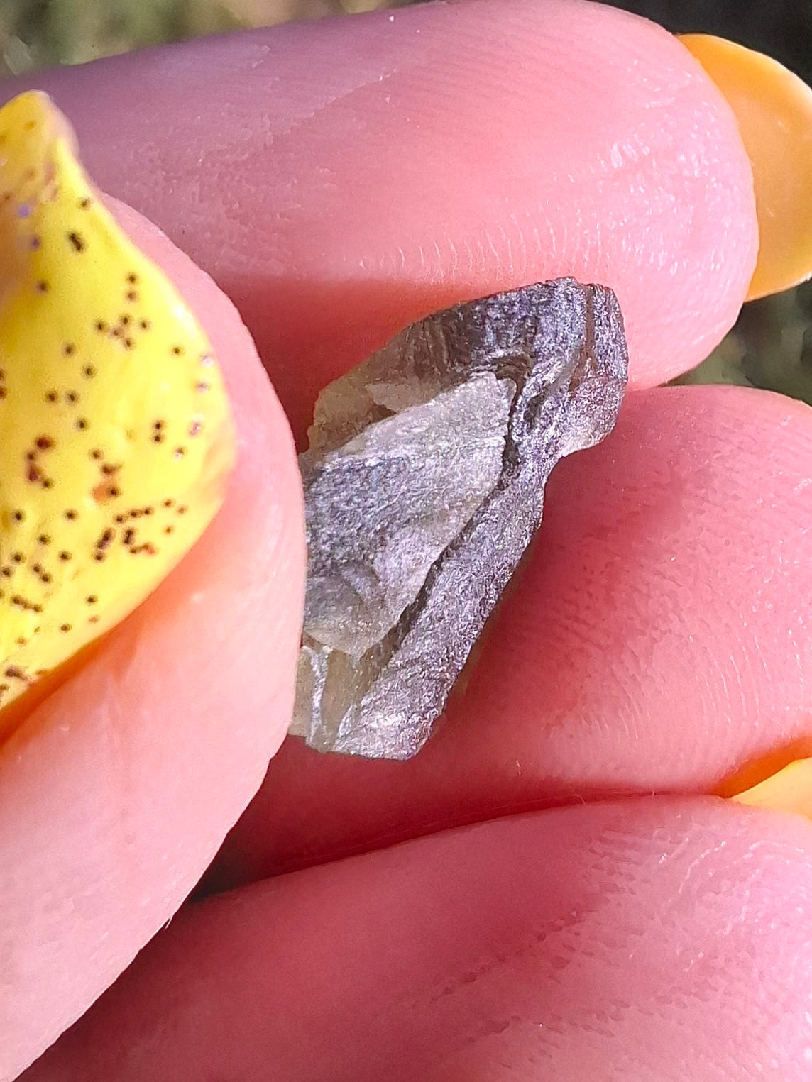 Moldavite Piece, 0.75g, Tektite (Ref: 1483)