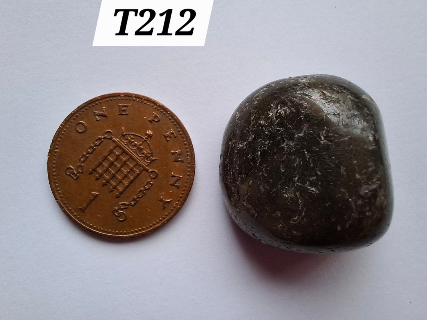 Labradorite, Tumble Stone, Crystal (Ref: T212)