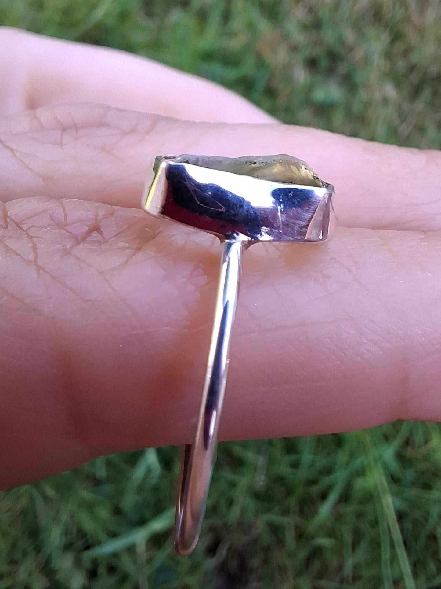 Libyan Desert Glass Ring, size large V, 925 Silver, Tektite (Ref: LR54)