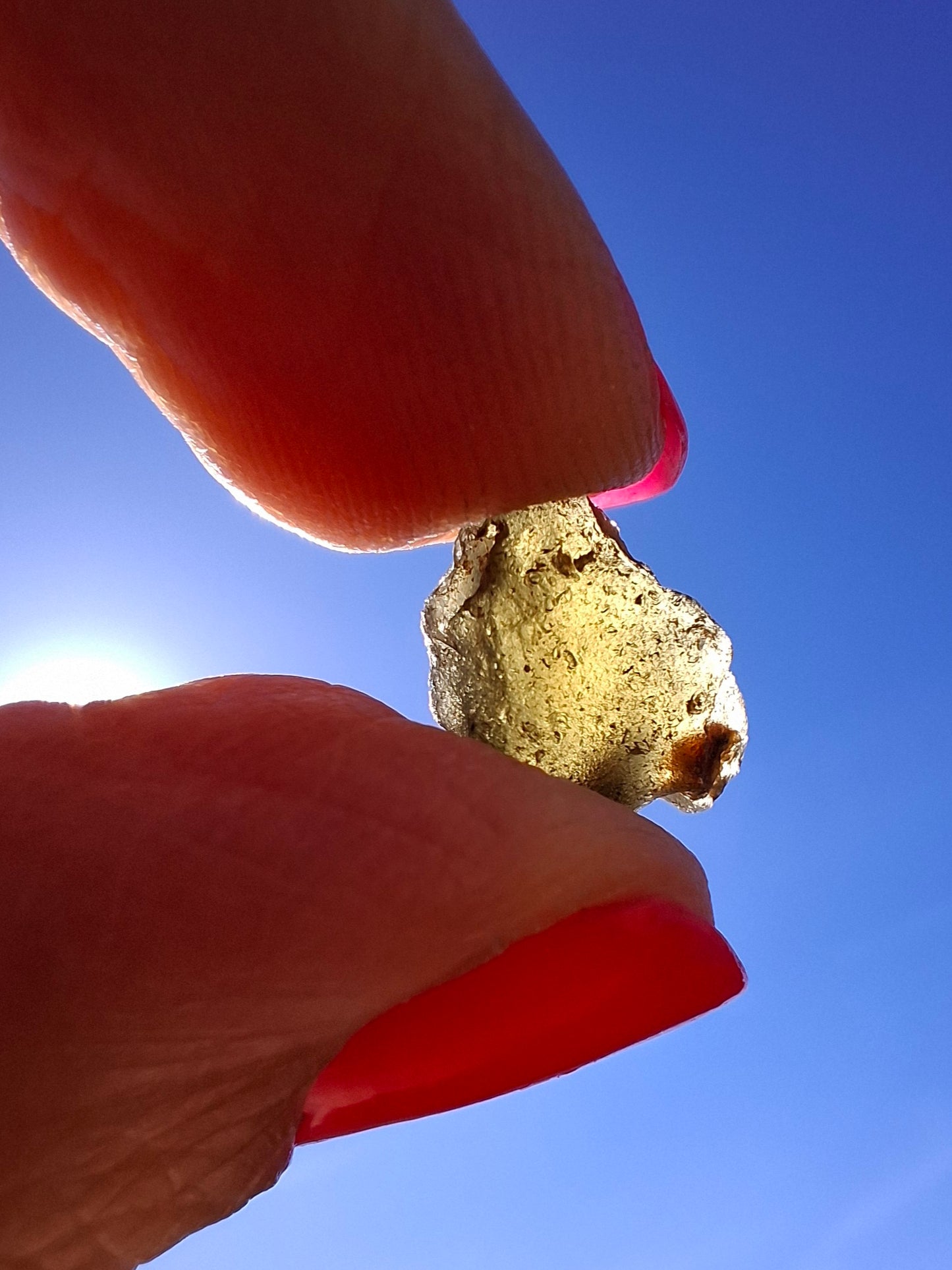 Moldavite Piece, 0.80g, Tektite (Ref: 1402)