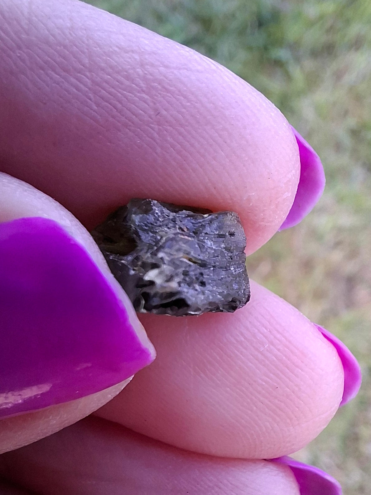 Moldavite Piece, 0.81g, Tektite (Ref: 1449)
