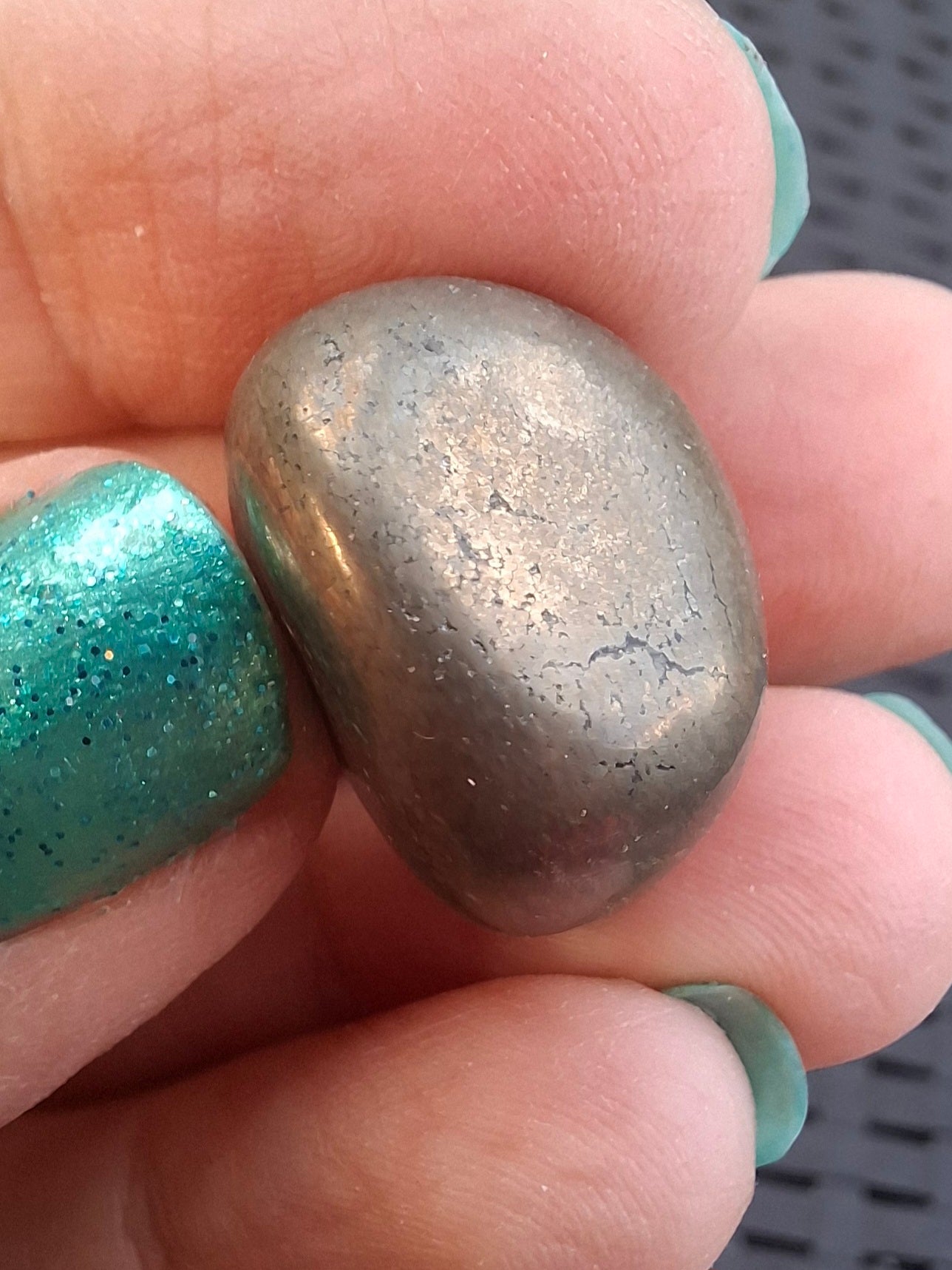 Apache Gold Tumble Stone, Crystal (Ref: T231)