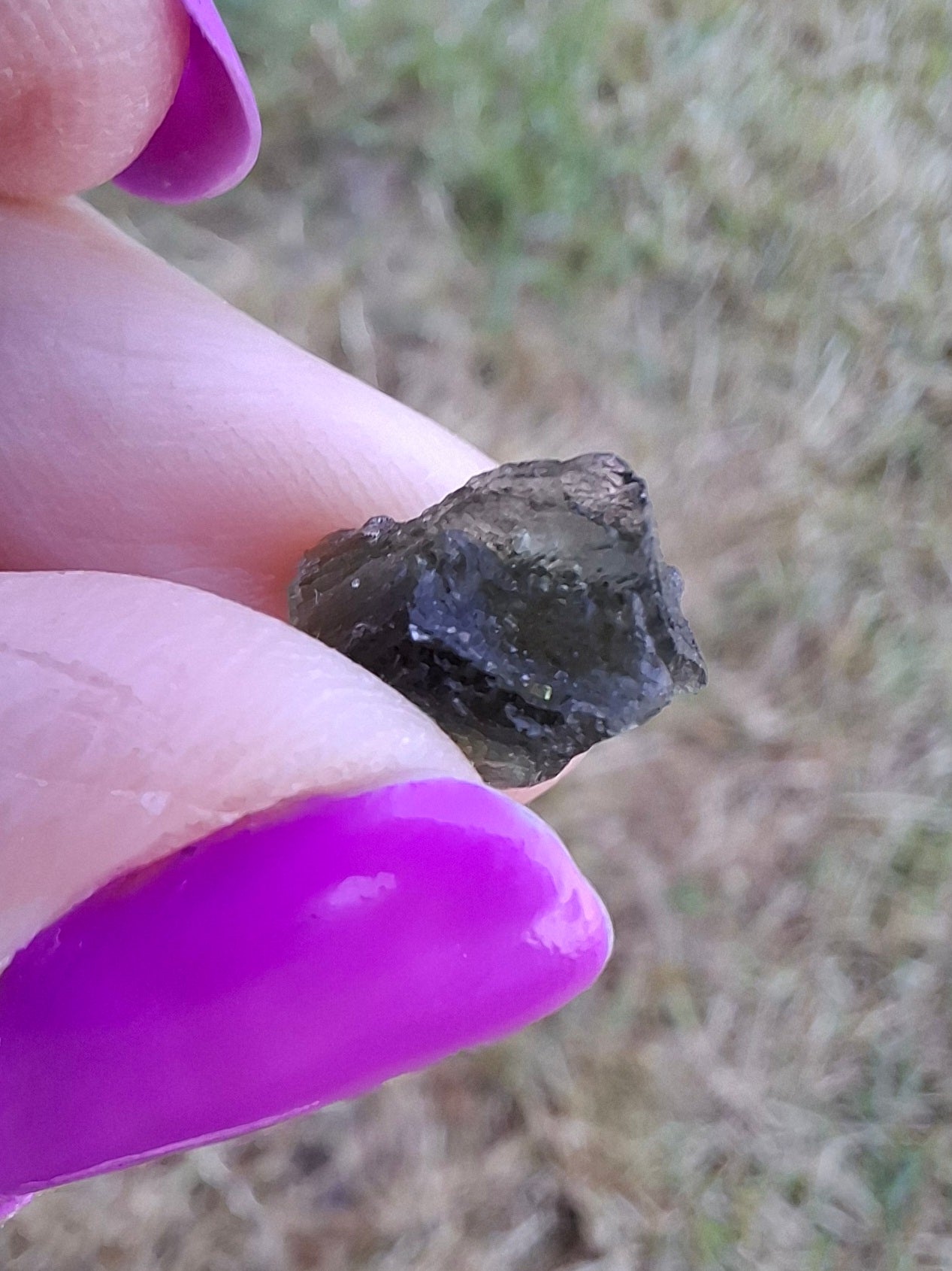 Moldavite Piece, 0.84g, Tektite (Ref: 1445)