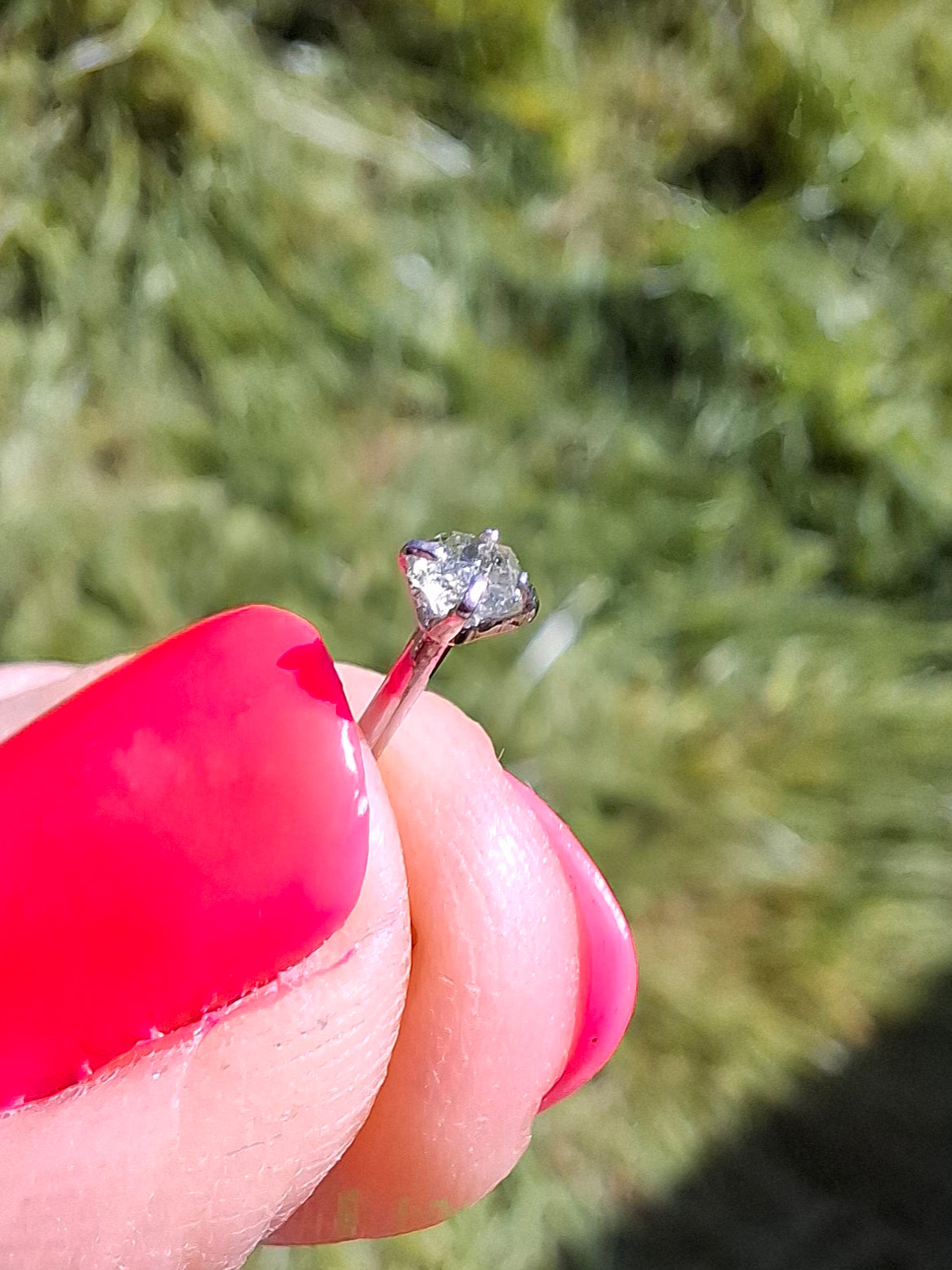 Moldavite (raw) NOSE STUD, 18G, L shape, Surgical steel, Tektite (Ref: N8)