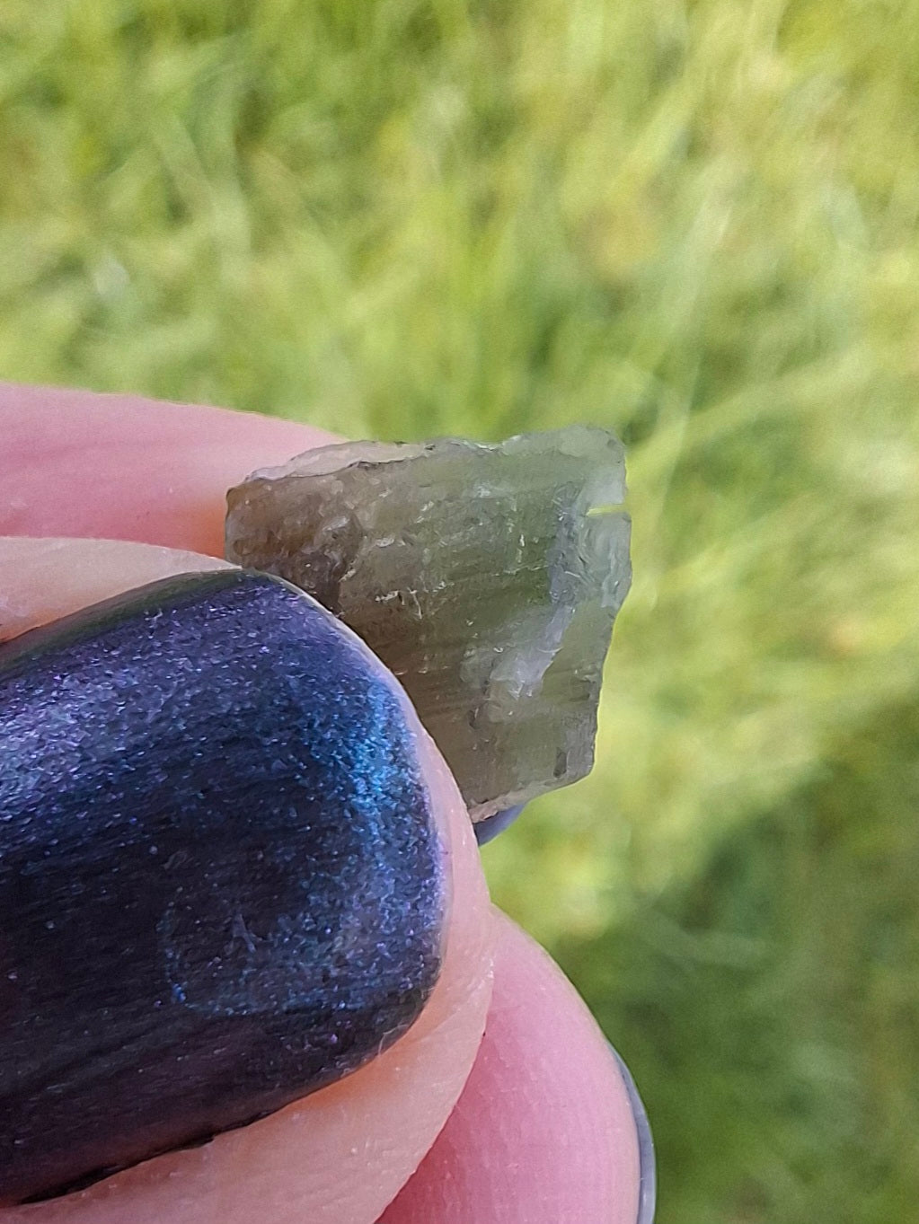 Moldavite Piece, 0.52g, Tektite (Ref: 1389)
