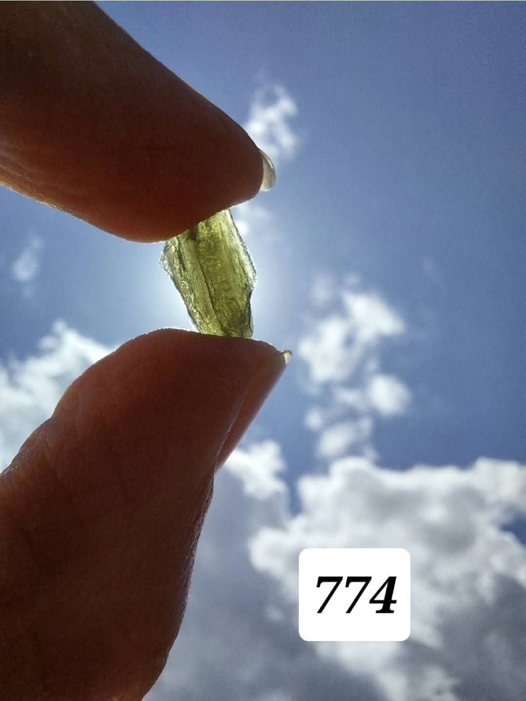 Moldavite Piece, 0.70g, Tektite (Ref: 774)