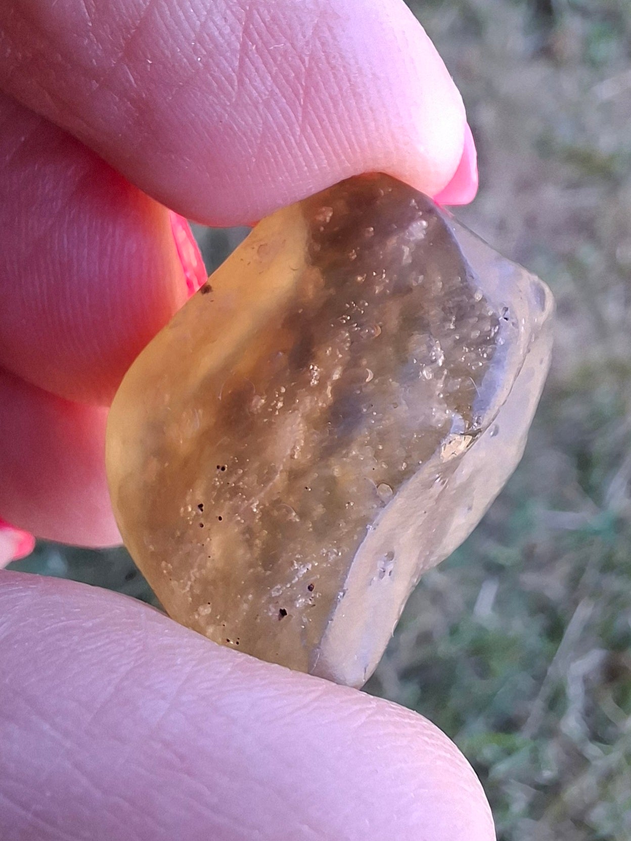 Libyan Desert Glass (darker) Piece, 6.82g, Tektite (Ref: L1365)