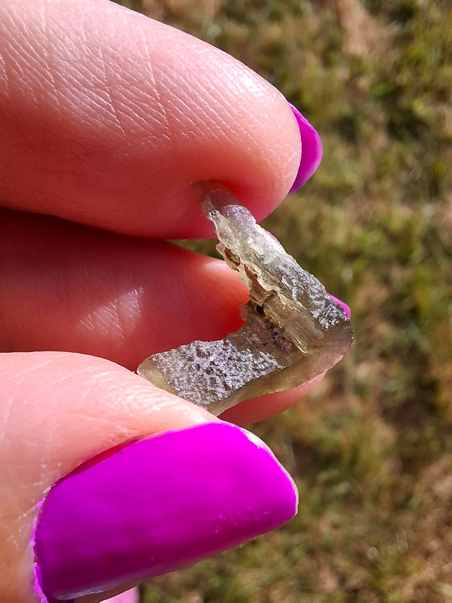 Moldavite Piece, 0.66g, Tektite (Ref: 1436)