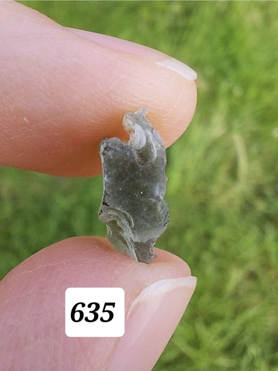 Moldavite Piece, 0.72g, Tektite (Ref: 635)