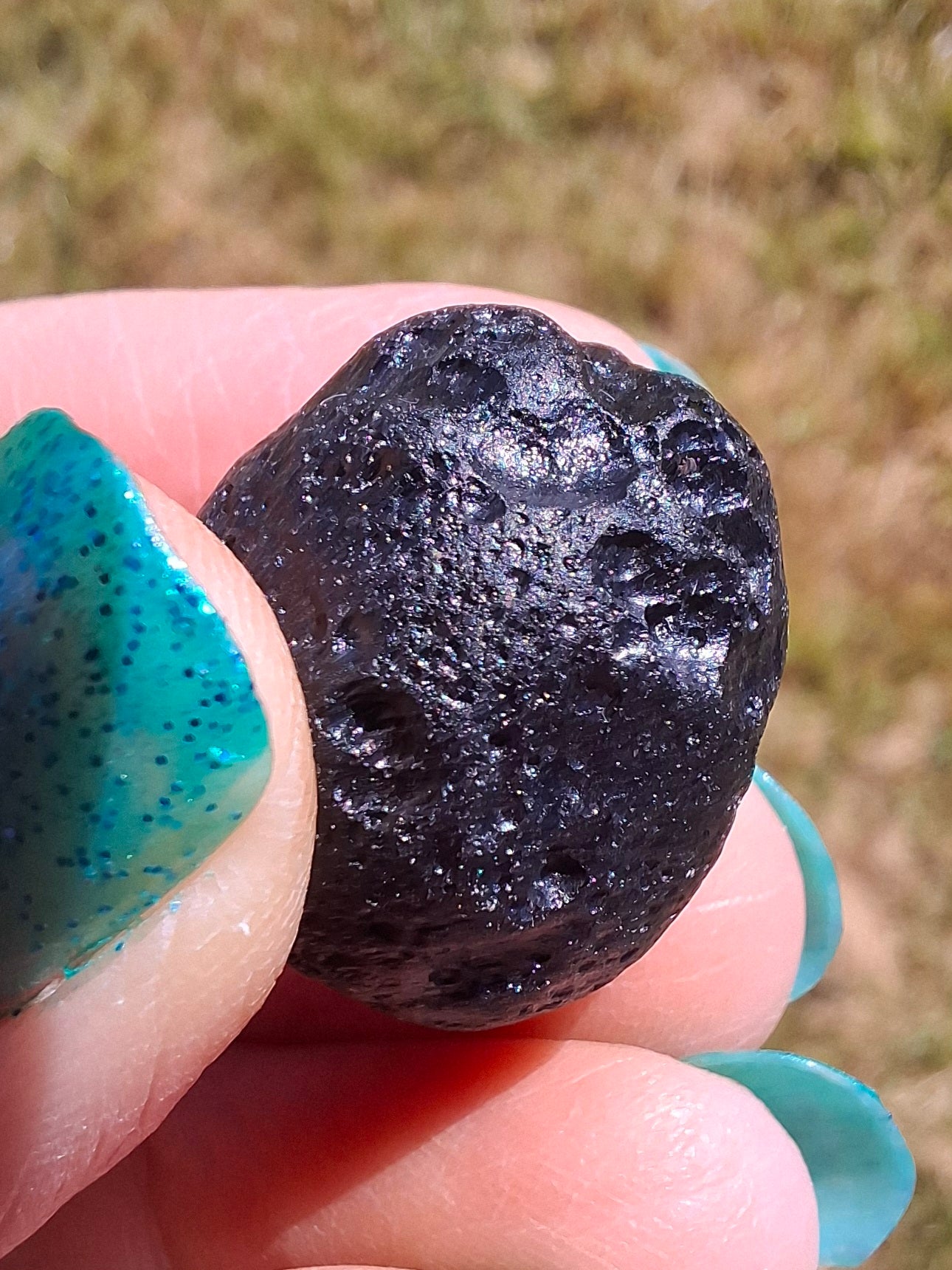 Philippinite (Rizalite), 9.75g, Tektite