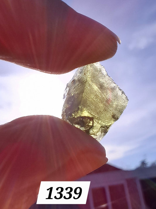 Moldavite Piece, 1.41g, Tektite (Ref: 1339)