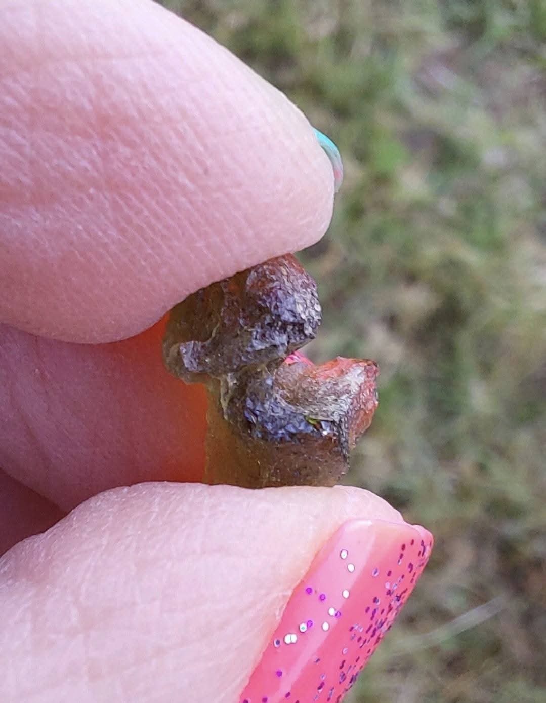 Moldavite Piece, 0.64g, Tektite (Ref: 1149)