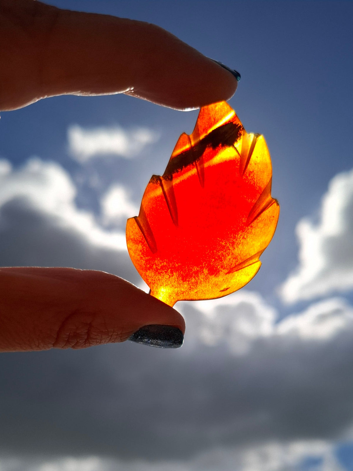 Red Amber Leaf Carving, 7.06g, Fossil (Ref: Leaf7)