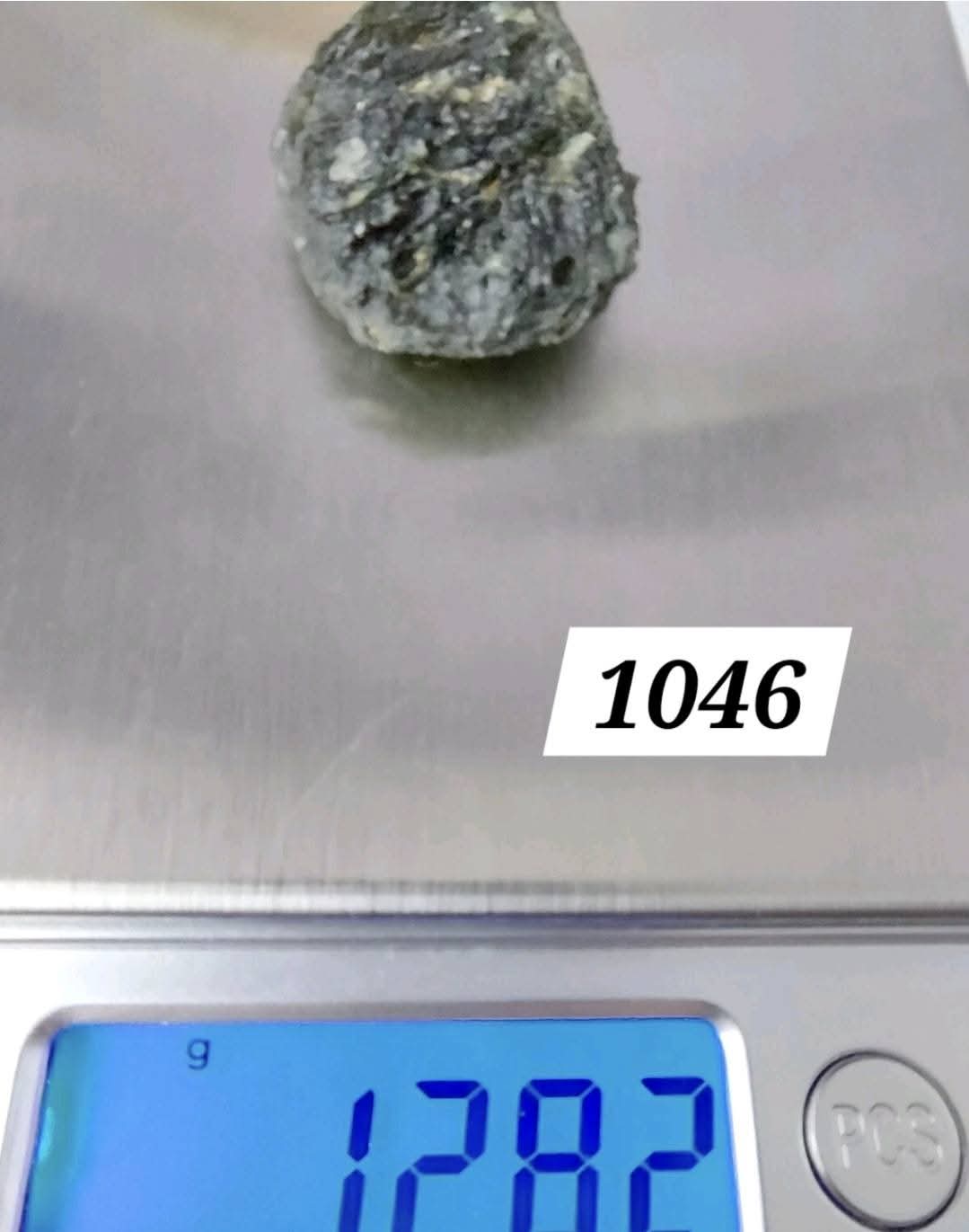 Moldavite Piece, CHLUM, 12.82g, Tektite (Ref: 1046)