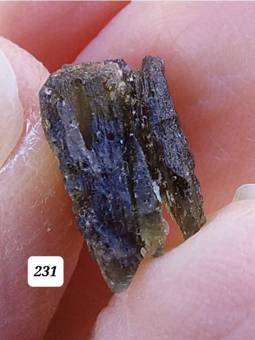 Moldavite Piece, 0.87g, Tektite (Ref: 231)