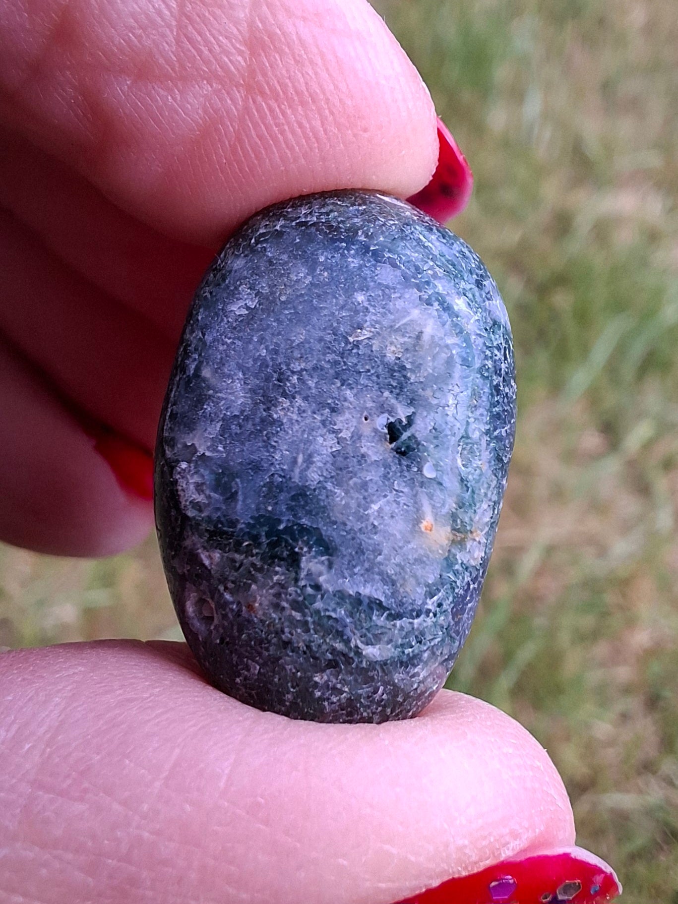 Green Moss Agate, Tumble Stone, Crystal (Ref: T170)