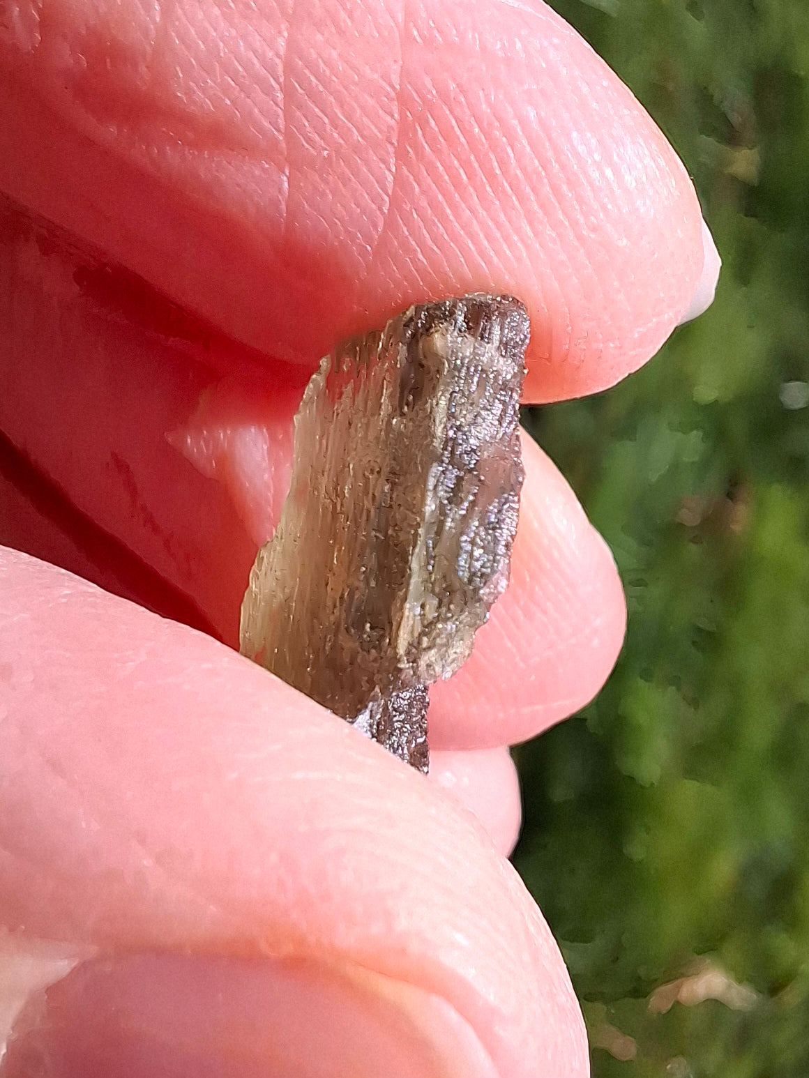 Moldavite Piece, 0.82g, Tektite (Ref: 1332)