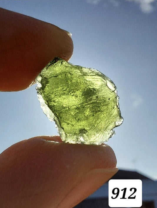 Moldavite Piece, 2.05g. Tektite (Ref: 912)
