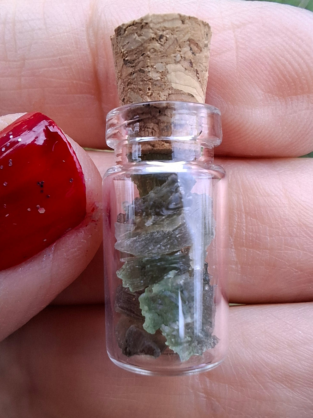 Moldavite Chips (1.00g) in 1ml Bottle, Tektite (Ref: B31)