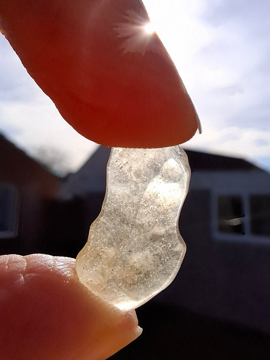 Libyan Desert Glass small Piece, 0.90g, Tektite (Ref: L1344)