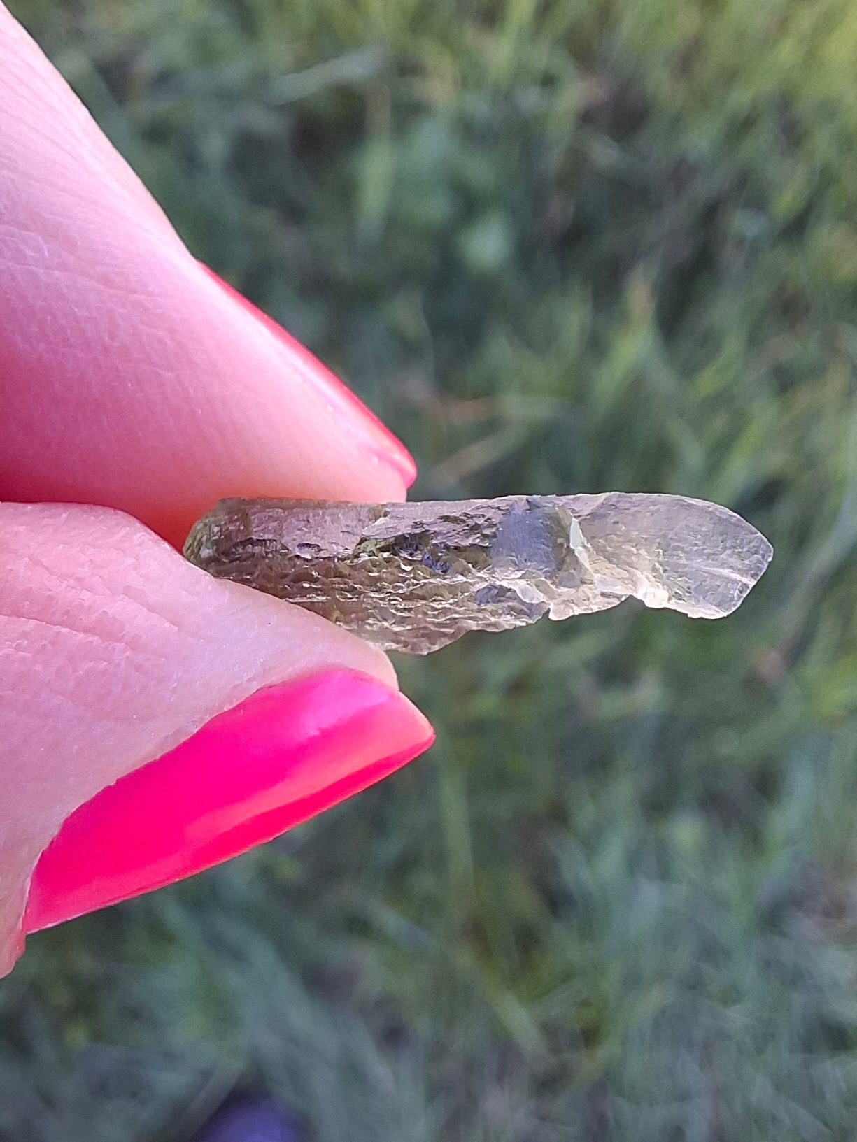 Moldavite Piece, 0.65g, Tektite (Ref: 1404)