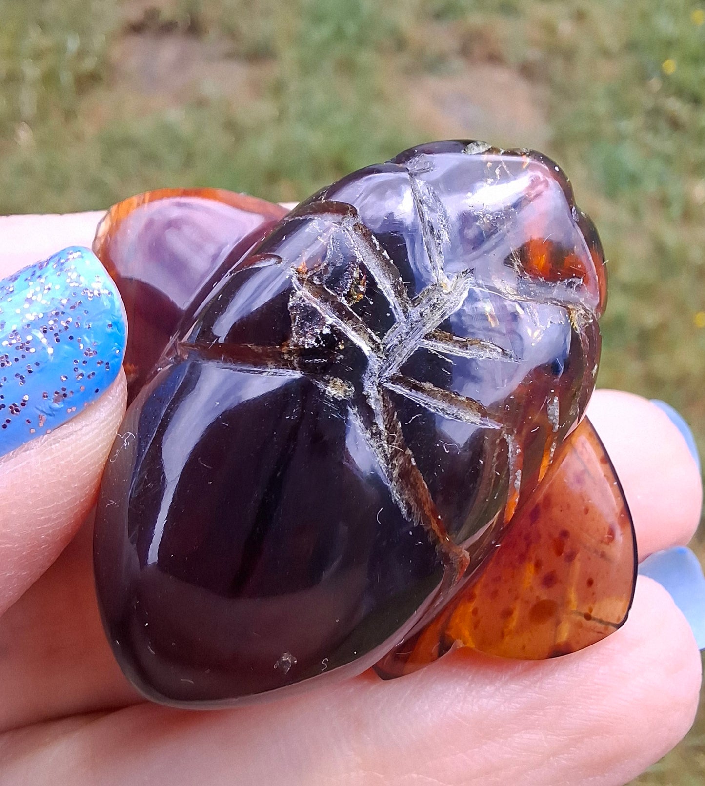 Red Amber Honey Bee Carving, 9.63g, Fossil (Ref: Bee28)
