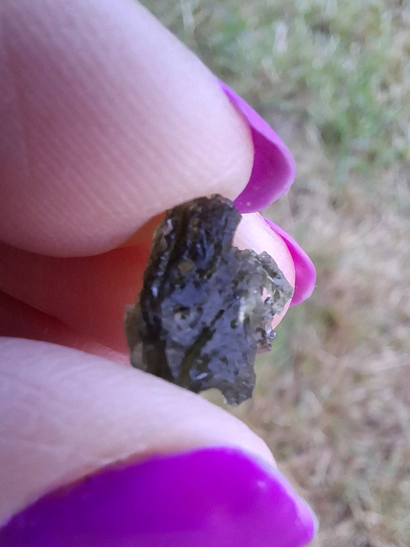 Moldavite Piece, 0.84g, Tektite (Ref: 1445)