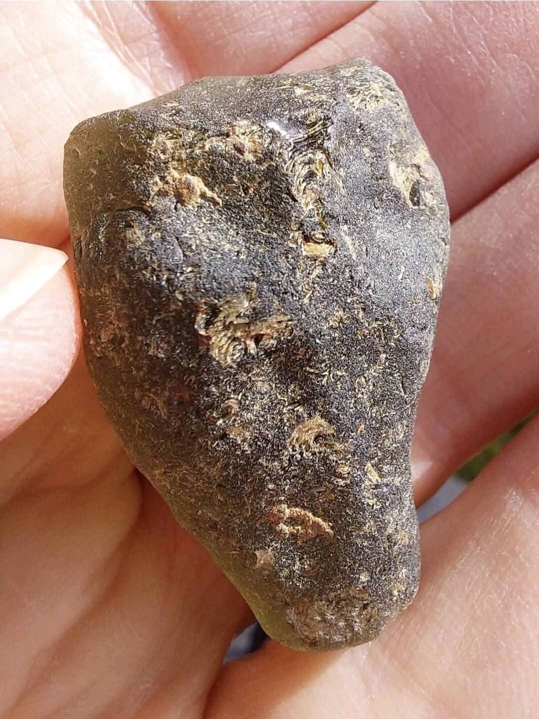 Moldavite Piece, CHLUM FIELD, 15.77g, Tektite (Ref: 1045)
