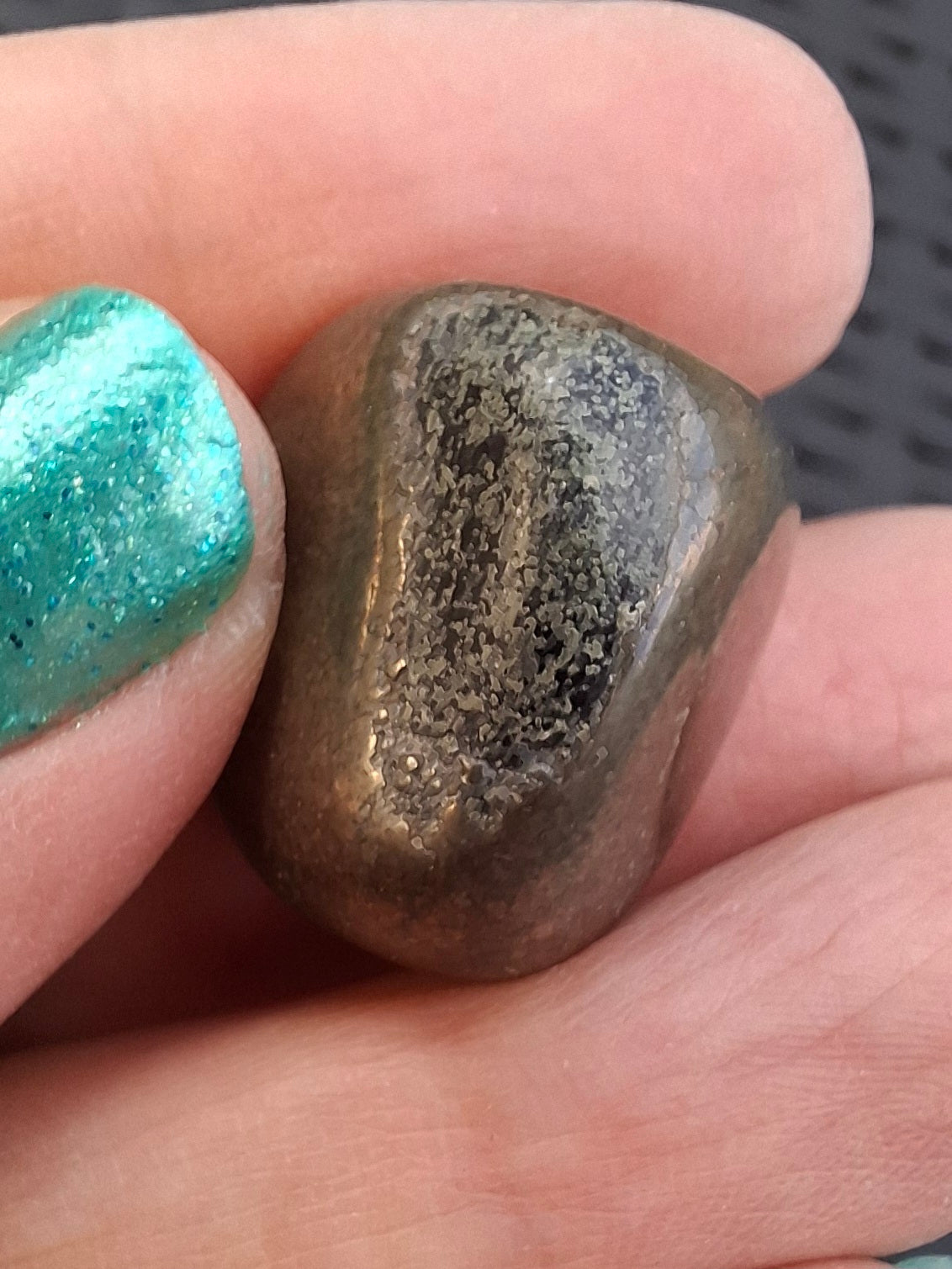 Apache Gold Tumble Stone, Crystal (Ref: T228)