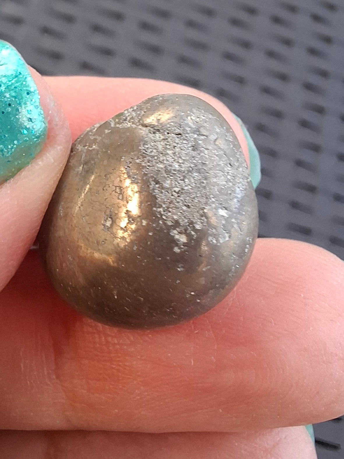 Apache Gold Tumble Stone, Crystal (Ref: T227)