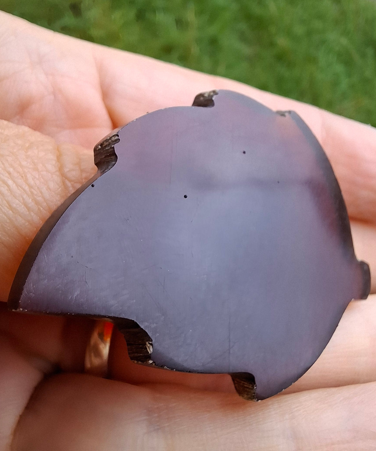 Red Amber Leaf Carving, 7.69g, Fossil (Ref: Leaf5)