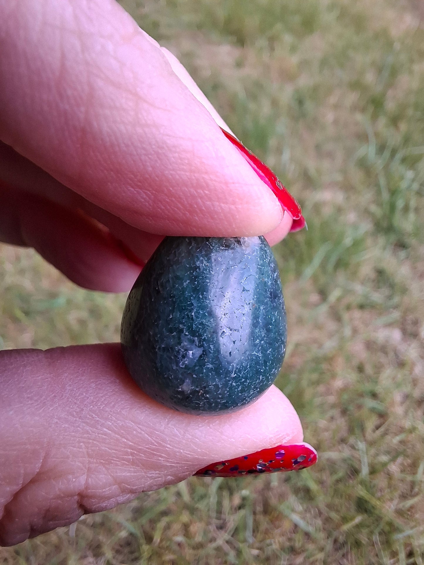 Green Moss Agate, Tumble Stone, Crystal (Ref: T167)