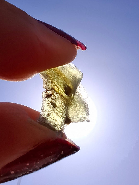 Moldavite Piece, 0.75g, Tektite (Ref: 1483)